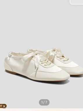 Vivia Satin Cristina Sneakerina. Size 8.5 Ivory. NWT